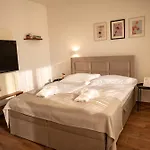 Dunaj 2 Pensjonat Dunajská Streda